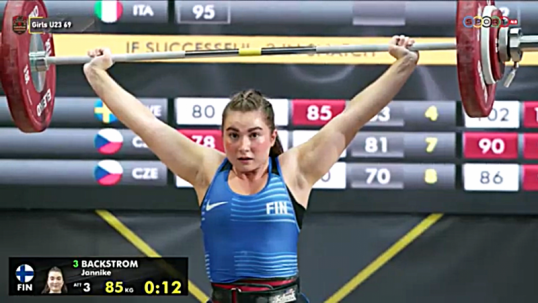 Jannike Bäckström tempaisi kolmannella yrityksellä 85 kiloa.