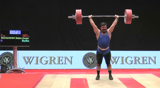 Rebin Rezazadeh työntää ennätyksensä 187 kiloa.